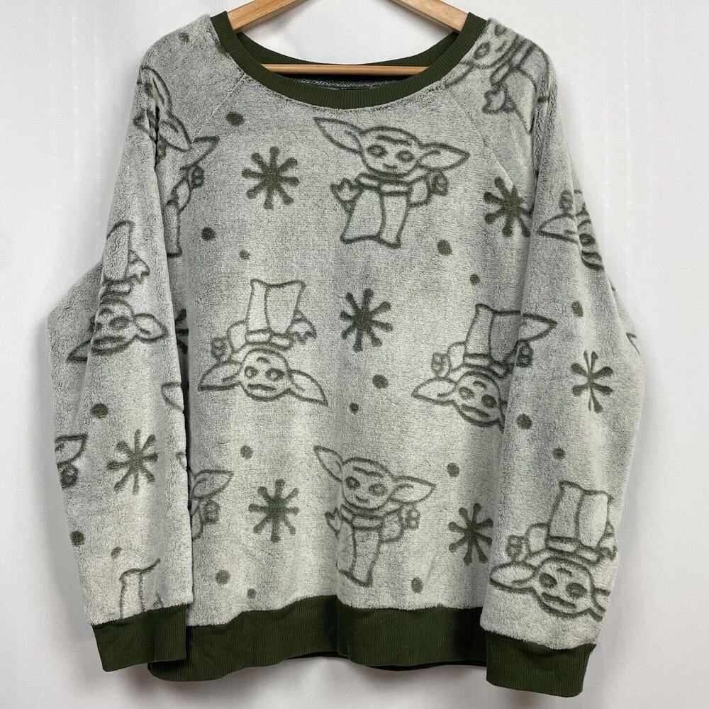 Star Wars Grogu Baby Yoda Lounge Top Novelty Pullover Size L Olive‎ Green Fleece